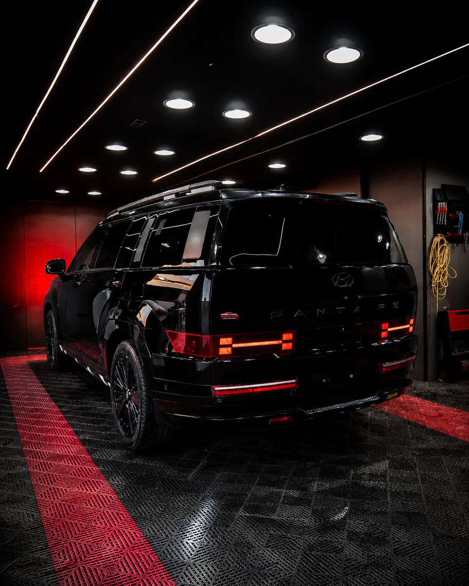 Land Rover detailing content