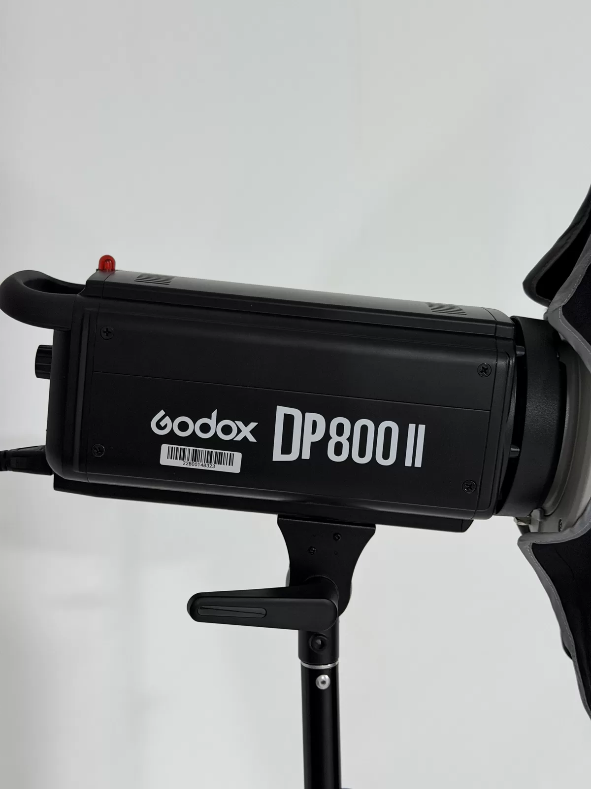 Flash studio light available at Venna Studios